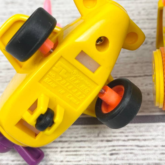 Vintage 90's TINY TOON Adventure Kids Meal Pull and Wind Toy Set - Picture 8 of 9